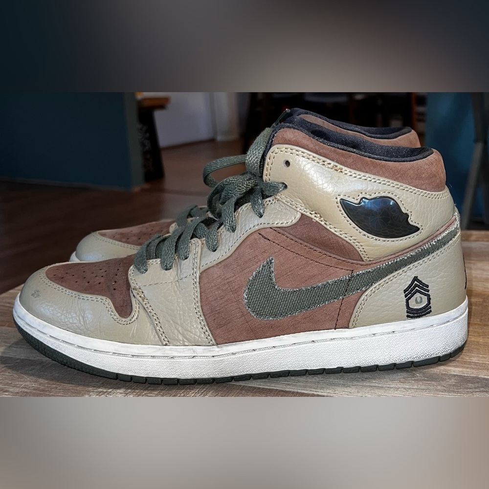 Jordan 1 Retro Armed Forces Men's Size 9.5
In Fantastic Condition